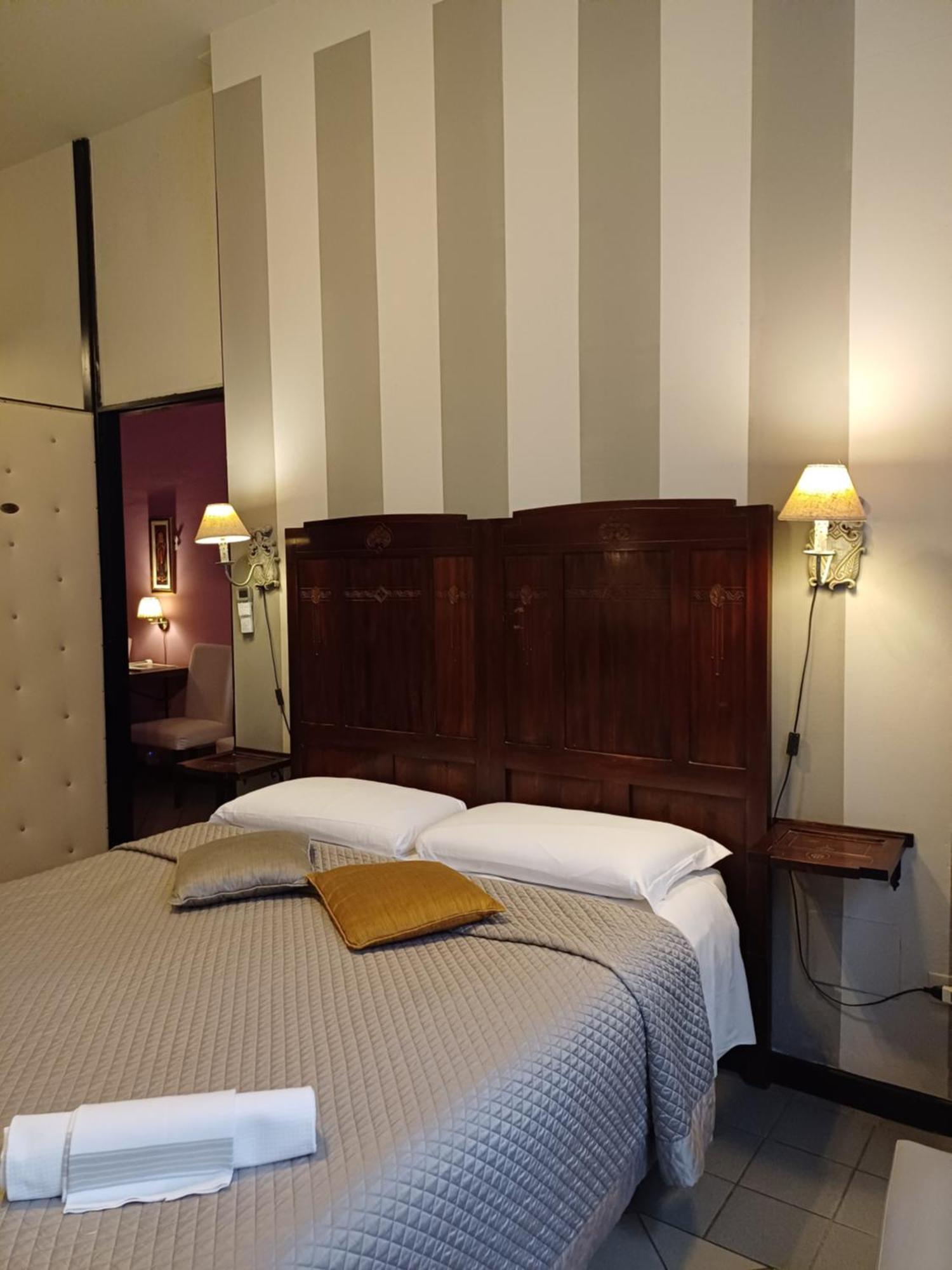 La Colonna Hotel Lucca Phòng bức ảnh